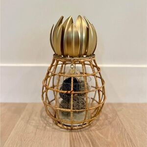 New Gold Brown Pineapple-Shaped Metal Wicker Basket Fruit Decor Indoor